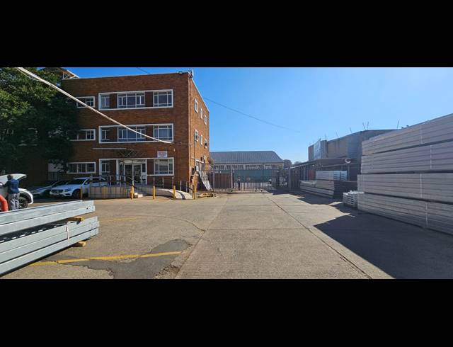 9,130M² WAREHOUSE FOR SALE IN DENVER